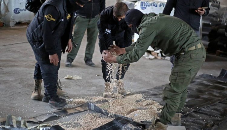 ضبط مخدرات في مناطق الجنوب السوري - أ ف ب