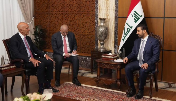 رئيس الوزراء العراقي، على الزيدي، والمبعوث الرئاسي الأميركي الخاص إلى سوريا والعراق، توم باراك - المكتب الإعلامي لرئيس الوزراء العراقي