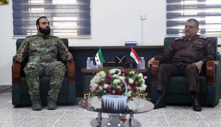 قائد قوى حرس الحدود العميد حسن عبد الغني مع قائد قوات الحدود في وزارة الداخلية العراقية الفريق محمد عبد الوهاب سكر - وزارة الدفاع