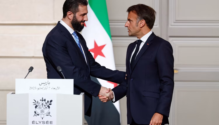 الرئيس السوري أحمد الشرع ونظيره إيمانويل ماكرون