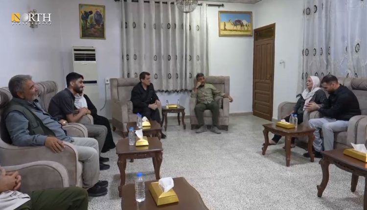 الجنرال مظلوم عبدي والعميد سمير أوسو يستقبلان محمد علاء إبراهيم وآزاد عبد الكريم - نورث برسالجنرال مظلوم عبدي والعميد سمير أوسو يستقبلان محمد علاء إبراهيم وآزاد عبد الكريم - نورث برس