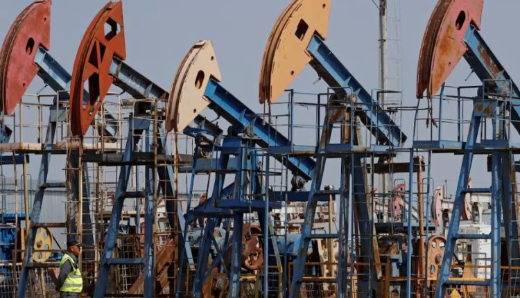 مضخات النفط داخل حقل "أيرانكول" النفطي في قازاخستان- رويترز