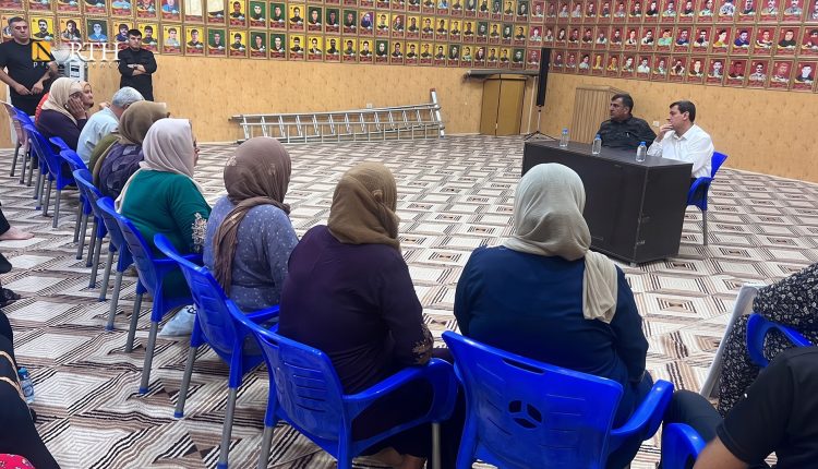 مظلوم عبدي يلتقي عوائل أسرى ومفقودين في كوباني - نورث برس